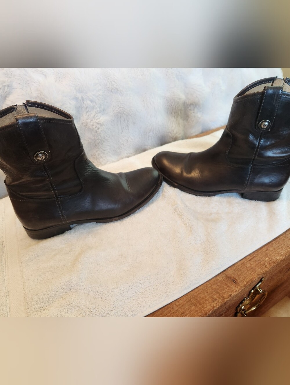 FRYE Women's Leather Ankle Brown Classic Western-Inspired Style